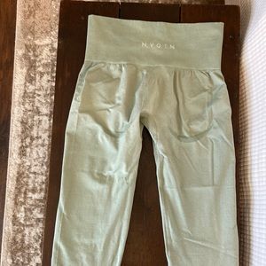 NVGTN Size M workout leggings barely worn